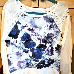 DKNY Long-Sleeved tee w/Eyelet shoulder detail